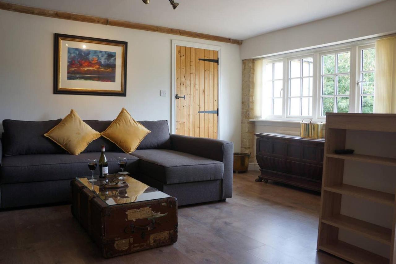 Crucis Park Estate Villa Cirencester Exterior foto