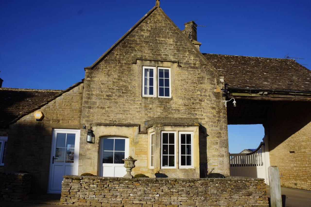 Crucis Park Estate Villa Cirencester Exterior foto
